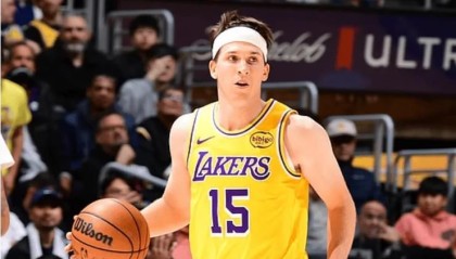 best365登录网页版-湖人卡位战取胜四喜临门，24+6后卫驱除心魔，横扫老冤家靠一秘诀