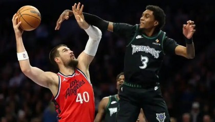 又被逆转，快船连败掉西部倒2，仅送走保罗还不够，还要继续调整