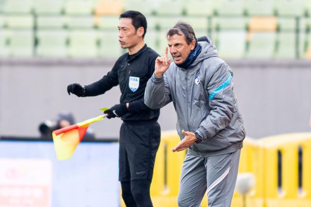 1640947351775050832.jpeg C6C4AC49-F87A-4889-9CD3-72CA0D1D3459.jpeg